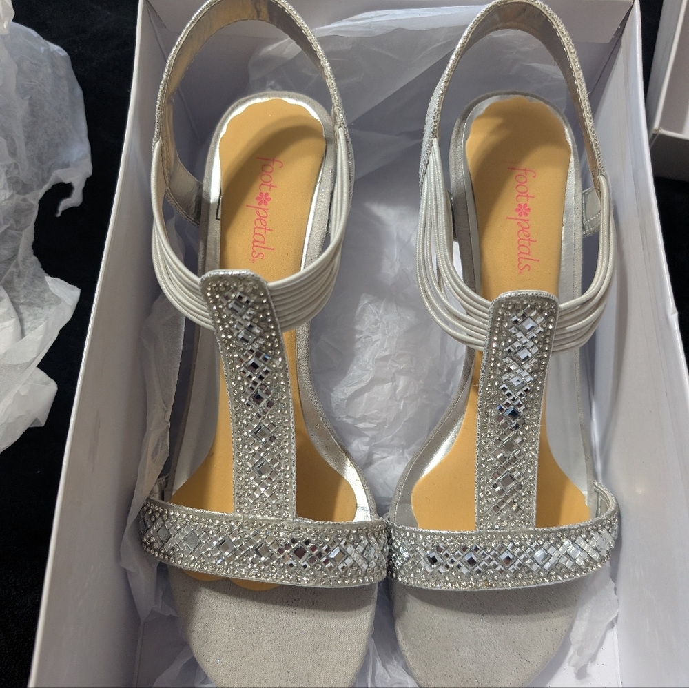 NY Transit size 8 Silver Dress Sandals SO comfy Worn Once Prom Wedding Formal - Picture 4 of 9